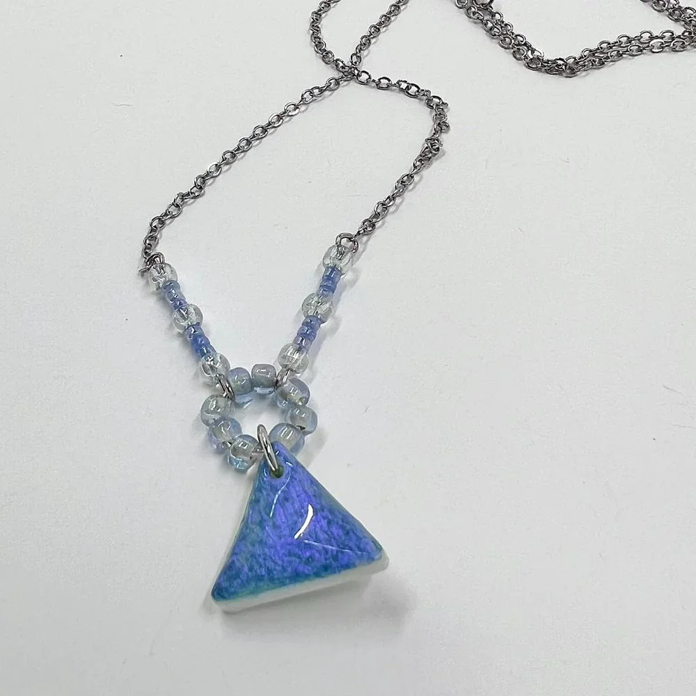 🎊HP🎊 New/Handcrafted - Iridescent Jeweled Pyramid AB Beaded “Y” Style Necklace - Picture 6 of 7